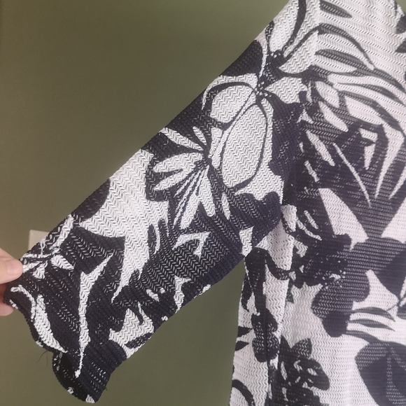 Chico's Travelers Collection Assymetrical Mesh Navy & White Cover Up Sz 3 or L - Picture 10 of 13